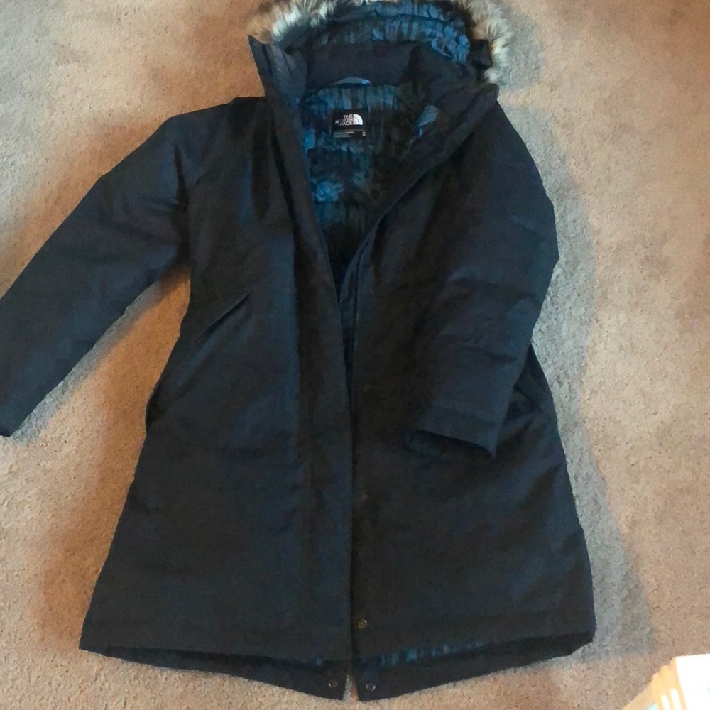 North face Women’s Winter Parka (Navy)